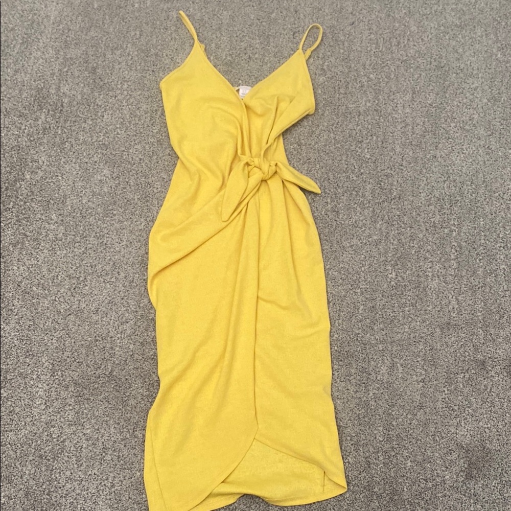 H&M Yellow Sleeveless Wrap Dress